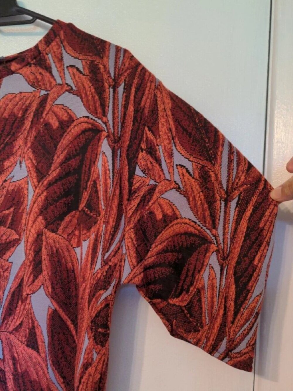 Zara Burgundy Grey Coral Leaf-Print Midi Shift Dress Size Small NWT - Picture 4 of 9
